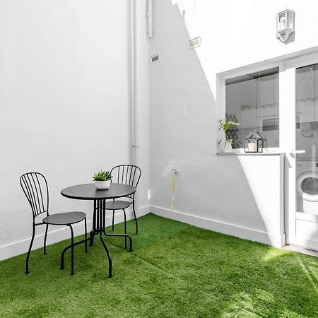 Cozy 2 Bedroom Apartment With Patio Madrid Exterior photo
